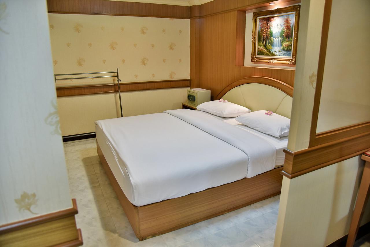The Kaze 34 Hotel And Serviced Residence Банкок Екстериор снимка