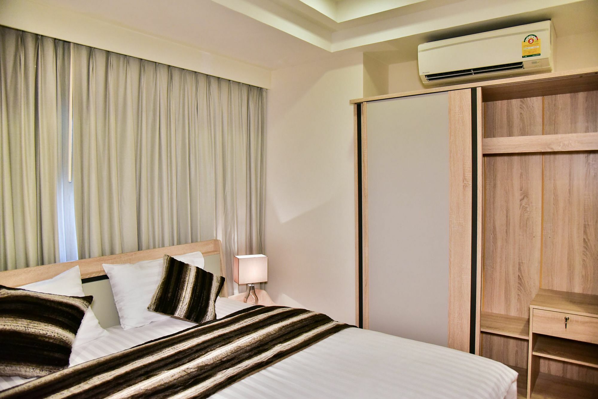 The Kaze 34 Hotel And Serviced Residence Банкок Екстериор снимка