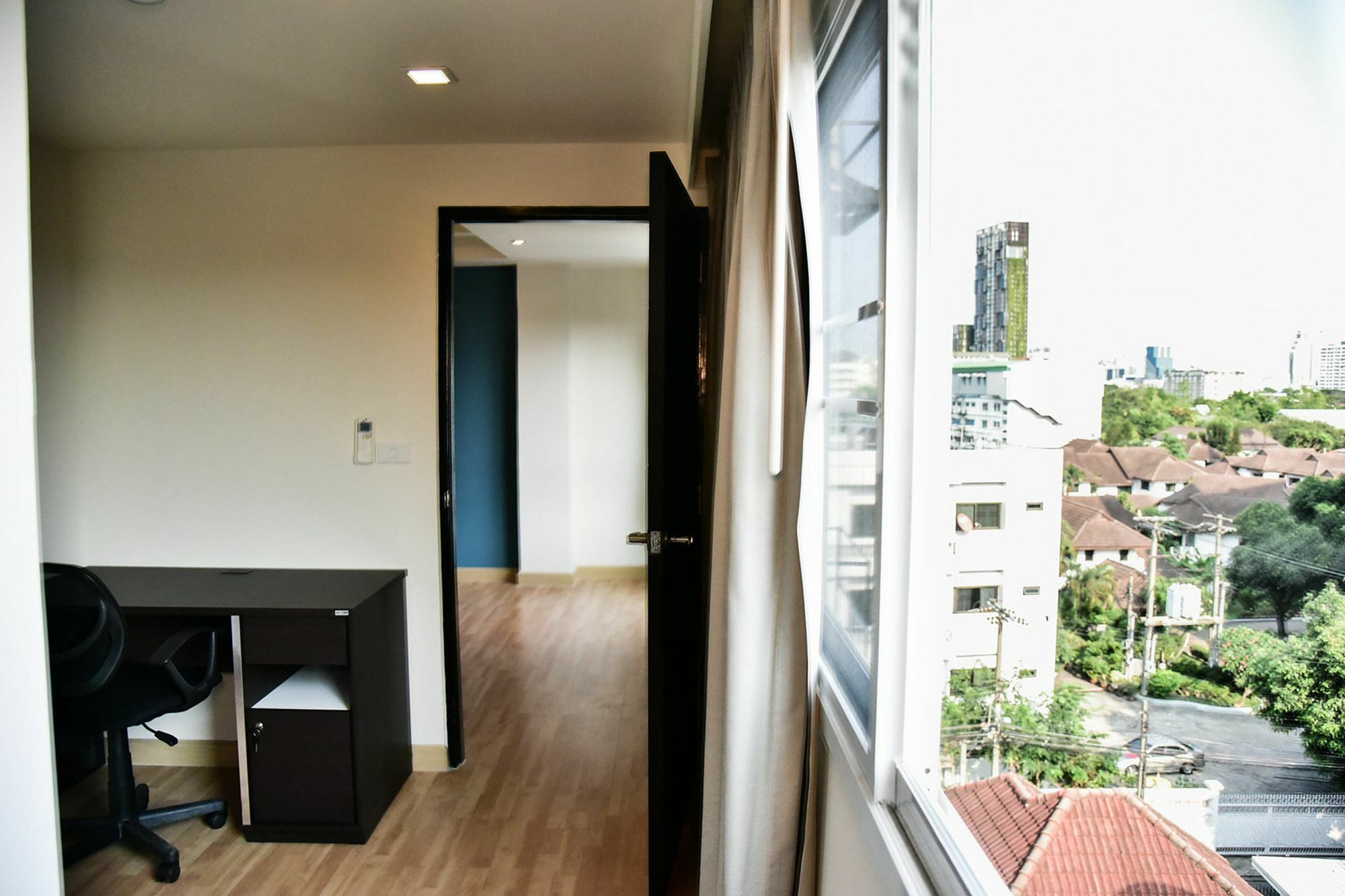 The Kaze 34 Hotel And Serviced Residence Банкок Екстериор снимка