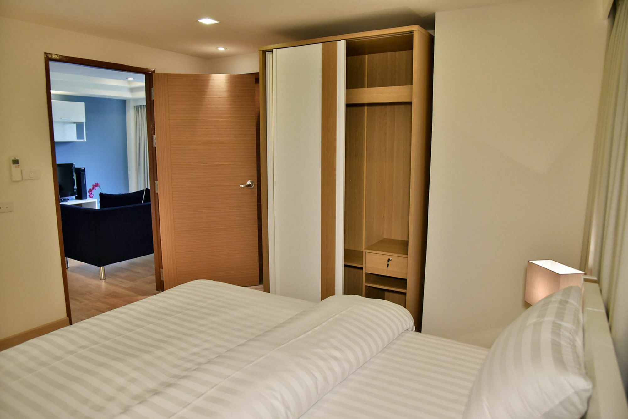 The Kaze 34 Hotel And Serviced Residence Банкок Екстериор снимка
